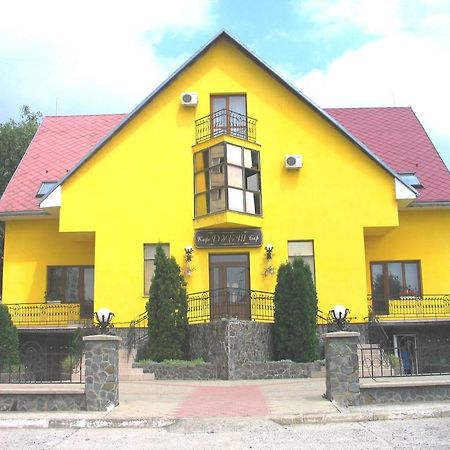Duet Hotel Ужгород Екстериор снимка